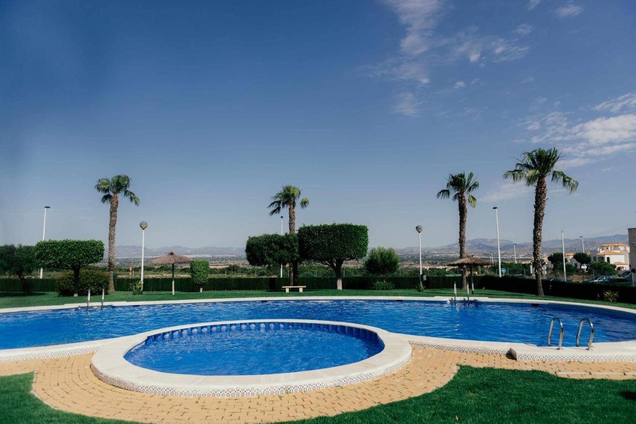 Stunning 2 Bedroom Apartment With Pool View Alicante Extérieur photo