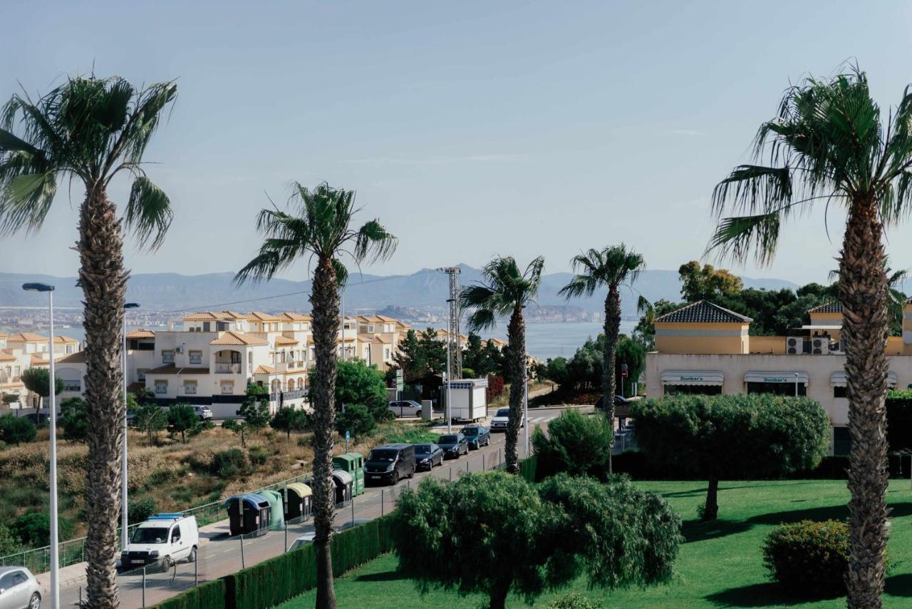 Stunning 2 Bedroom Apartment With Pool View Alicante Extérieur photo